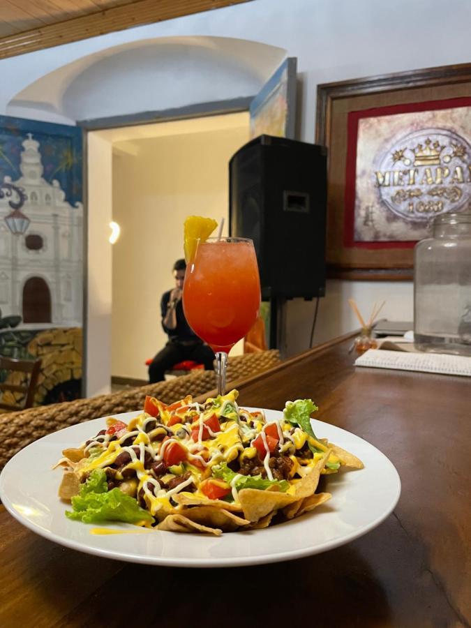 Hostal Y Restaurante La Toscana Metapán Eksteriør billede